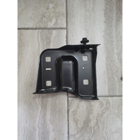 2020-2023 Chevrolet Silverado 2500 3500 Front Right Bumper Bar Bracket 84568470 - Picture 1 of 16